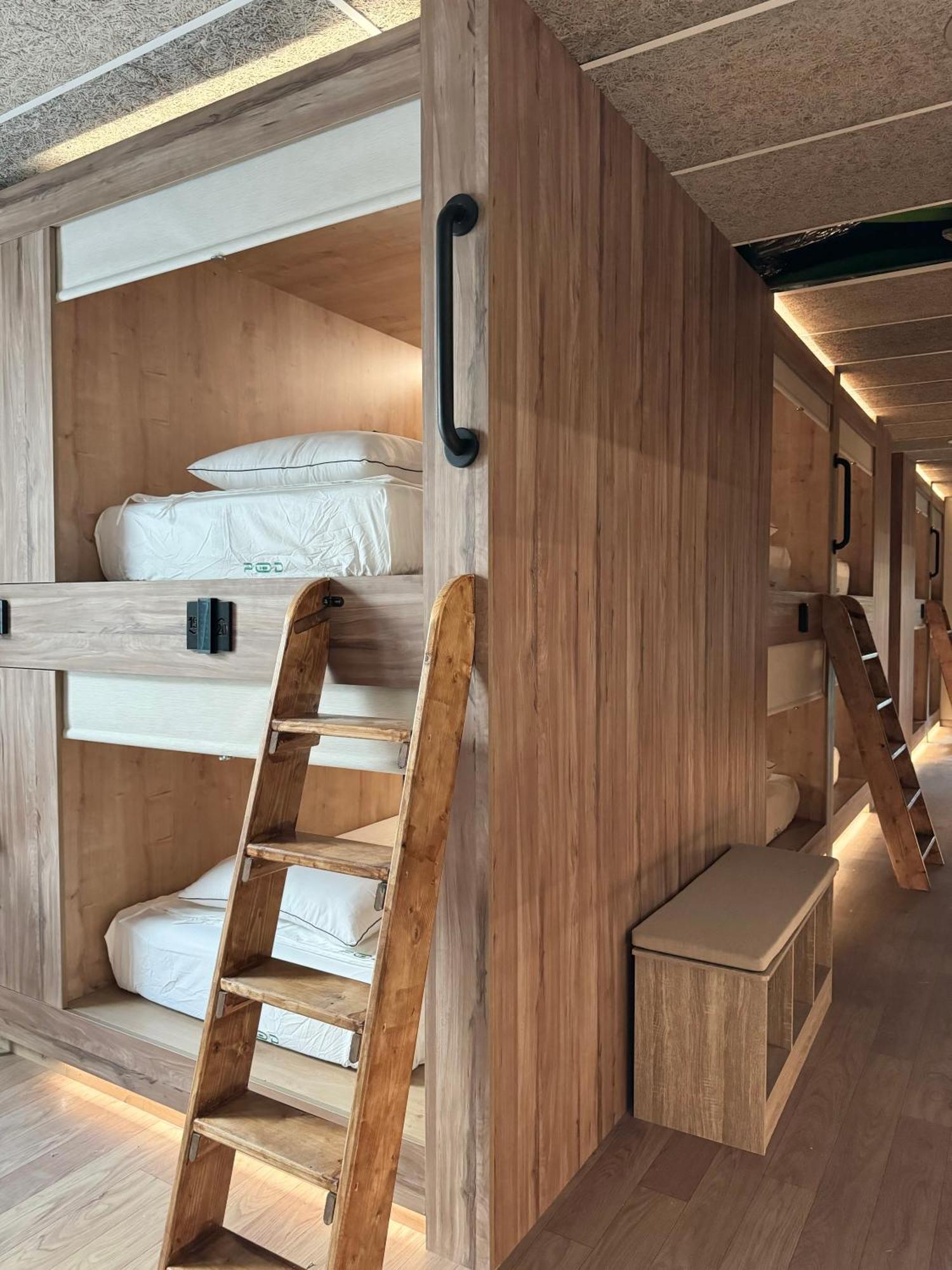 Hostel The Pod Village *